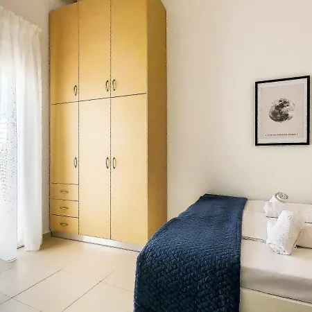 Nikis 2 Apartment