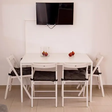 Appartement Nikis 2 *