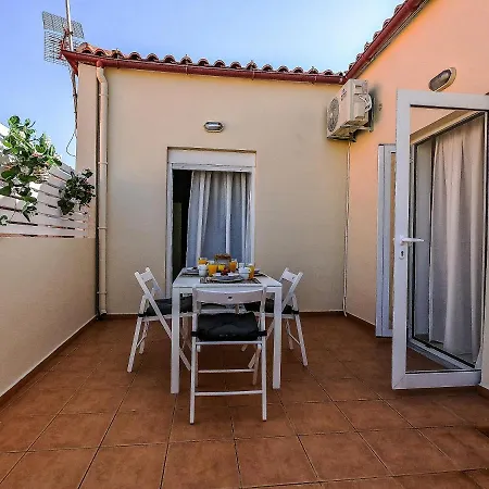 Appartement Nikis 2 *